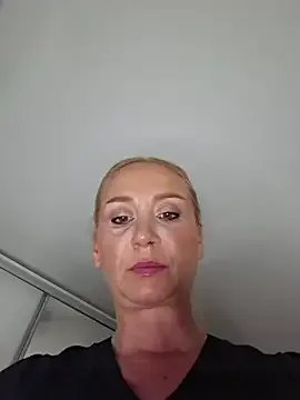 Freechat merlyn4 on StripChat