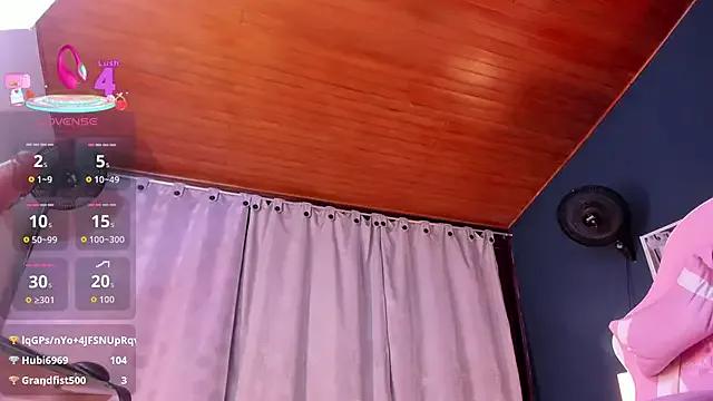 Freechat mia_kinky1 on StripChat