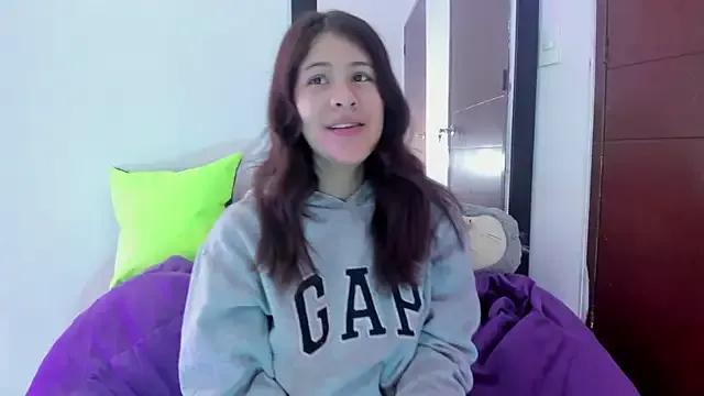 Freechat MiaQueen021 on StripChat