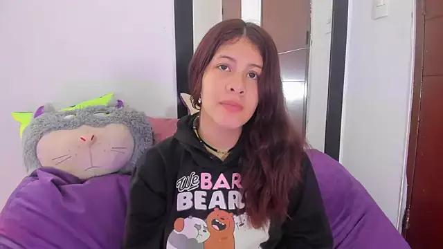 Freechat MiaQueen021 on StripChat