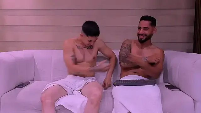 mike_friends on StripChat