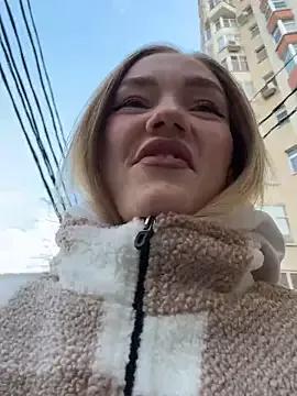 MilaMoone — Make me WET 