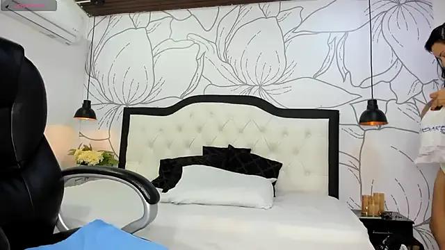 Miriam_milf on StripChat 