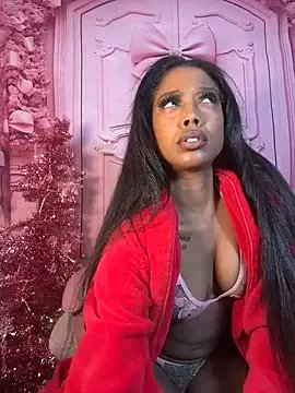 Freechat mismialove on StripChat