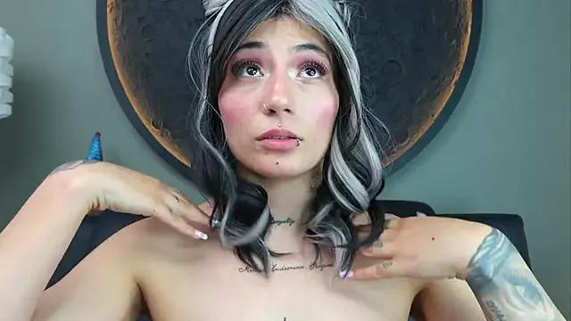 Freechat miss_sharlotte18 on StripChat