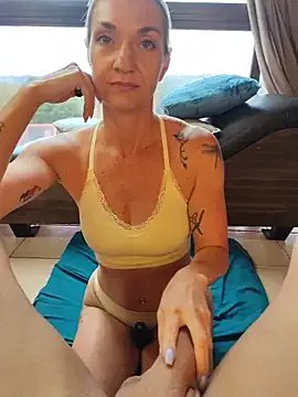 MissLMrJ on StripChat