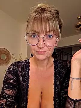 Freechat MissMialicious on StripChat
