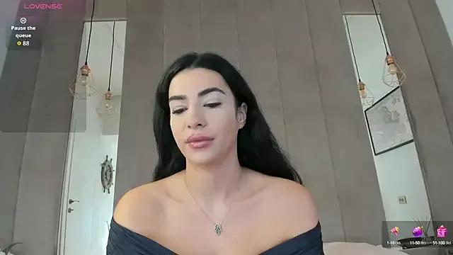 Freechat Naila18 on StripChat