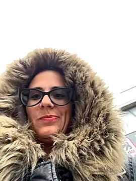 StripChat NataKitten is Freechat NataKitten — Bra off, shake tits in public