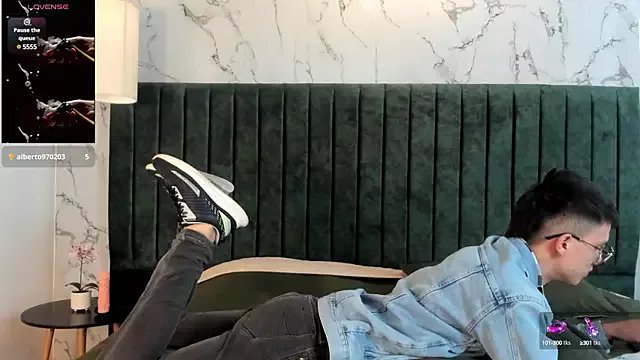 Freechat nicktorn on StripChat