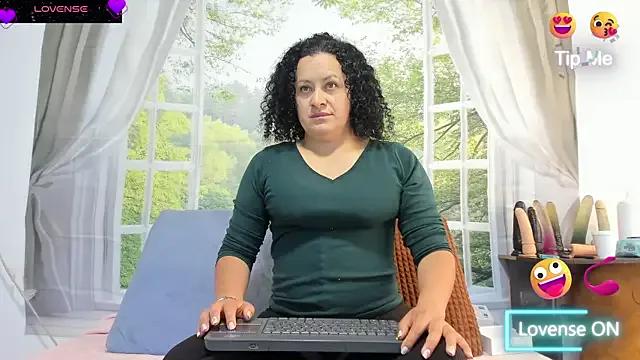 Freechat nikool32 on StripChat