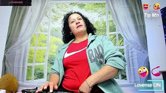 Freechat nikool32 on StripChat