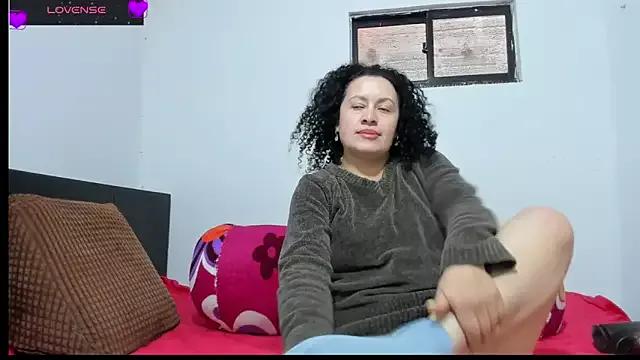 Freechat nikool32 on StripChat