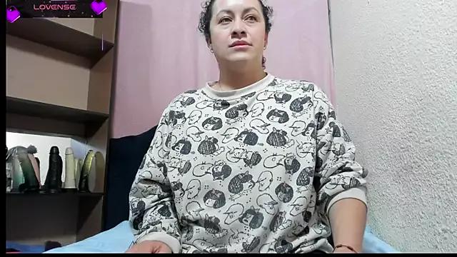 Freechat nikool32 on StripChat