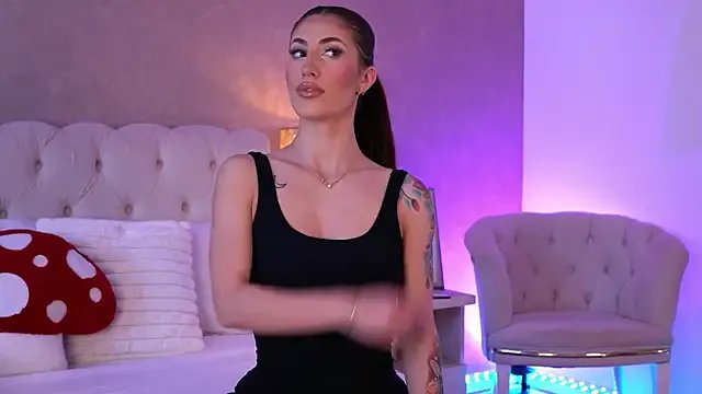 OhhAisha on StripChat 