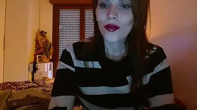 StripChat Regina_5 is Freechat Regina_5 — C0MPLICITA' STREPTEASE FULLNAKE+ GF LT