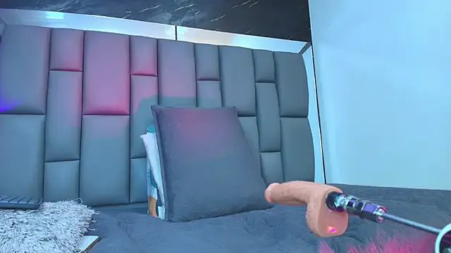 Roxana_gomez on StripChat