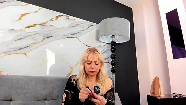 samanthajonexxx on StripChat 