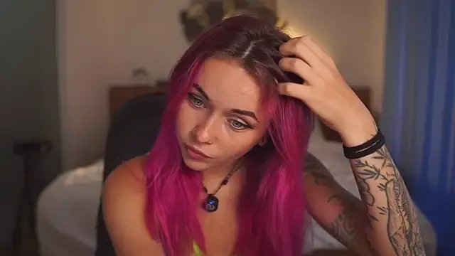 Sarah_Pink — Nipple play