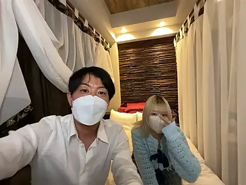 Freechat sarariman_8585 on StripChat