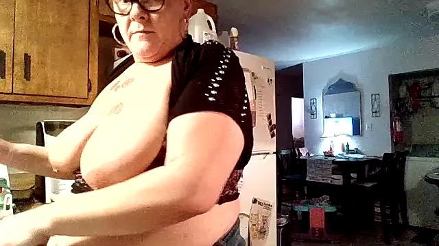 Freechat ScrawburryBBW on StripChat