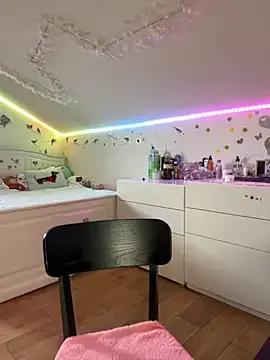 Freechat SelenaBee on StripChat