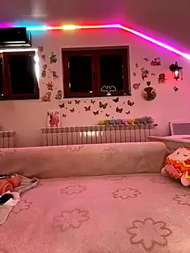 Freechat SelenaBee on StripChat