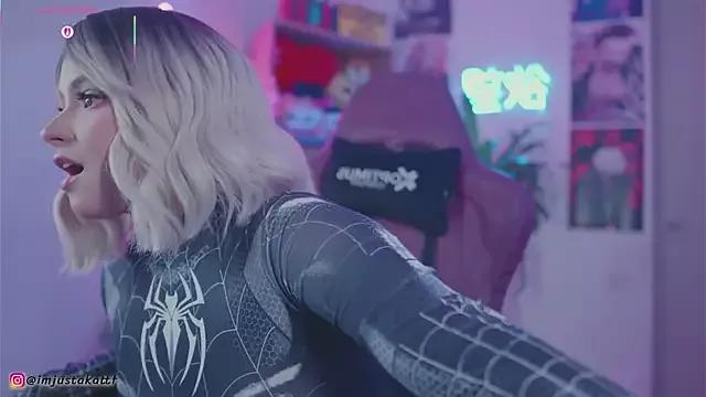 Freechat sensualkattt on StripChat