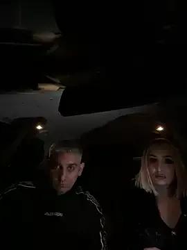 Freechat sexycouples35 on StripChat