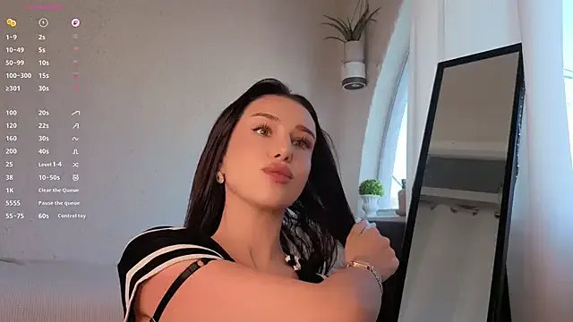 Freechat ShyColette on StripChat