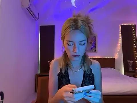 SirenaBelle on StripChat