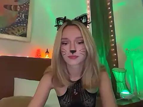 SirenaBelle on StripChat
