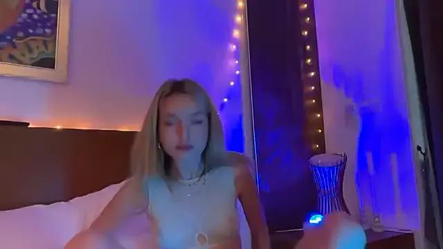 SirenaBelle on StripChat