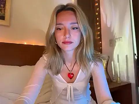 SirenaBelle on StripChat