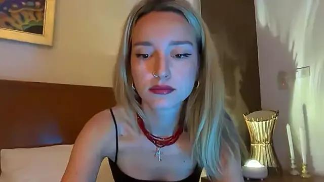 SirenaBelle on StripChat