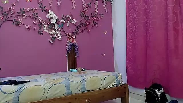 Freechat skinnybarbie022 on StripChat