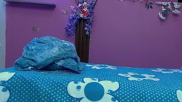 Freechat skinnybarbie022 on StripChat