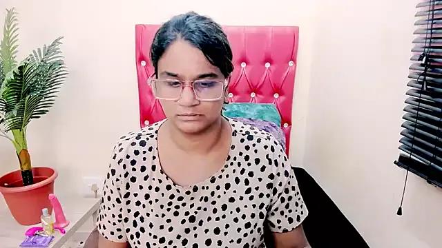 Strawberry_Lips on StripChat