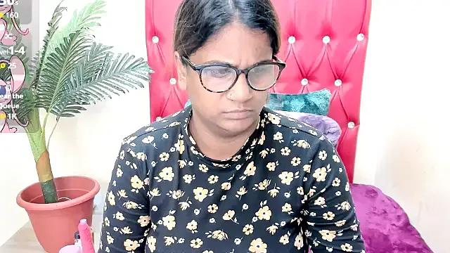 Strawberry_Lips on StripChat