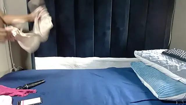 Freechat Sugarbabe242 on StripChat