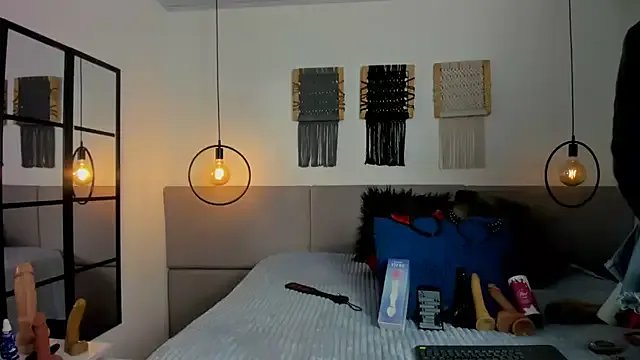 Sweet_camille on StripChat