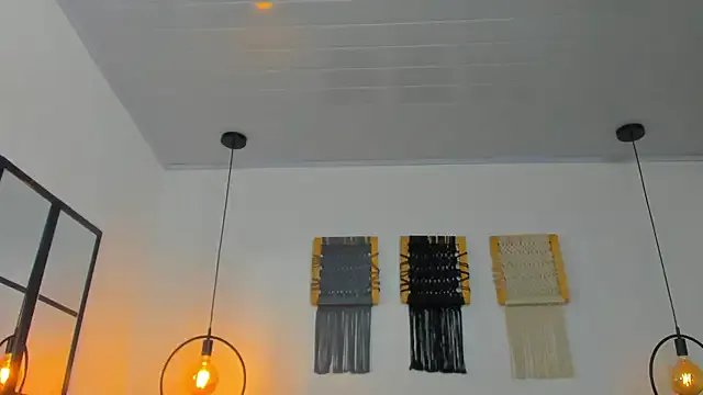 Sweet_camille on StripChat