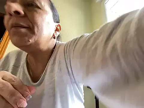 sweeviolet on StripChat