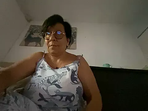 sweeviolet on StripChat