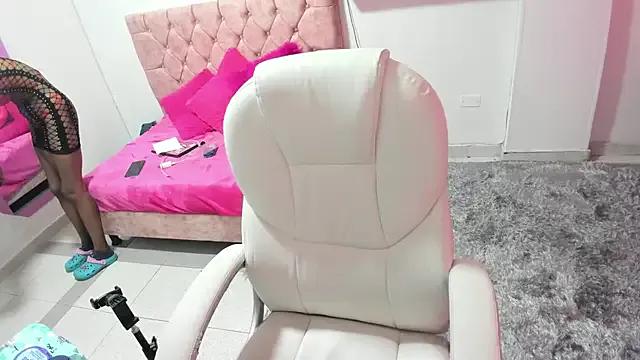 StripChat thianahorny is Freechat thianahorny — blow job