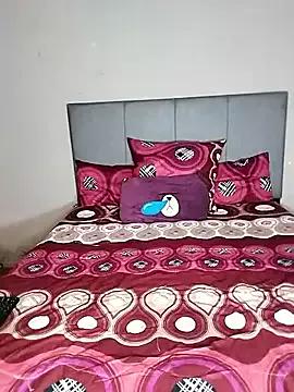 Freechat ThickPearlx23 on StripChat