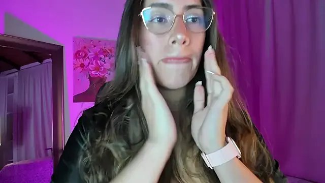 Valey_x on StripChat