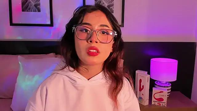 Group vi_anaya on StripChat