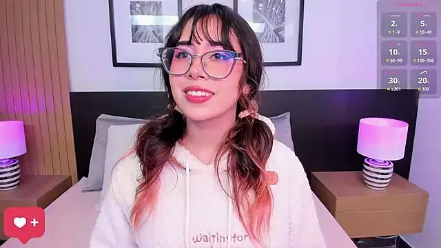 Group vi_anaya on StripChat