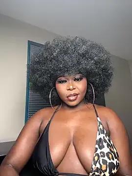 WomanNextdoor1's avatar